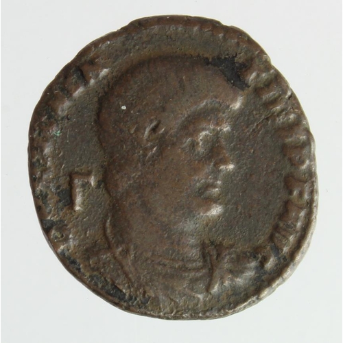 641 - Roman Imperial: Magnentius AE centenionalis, two Victories holding wreath, 3.96g, VF