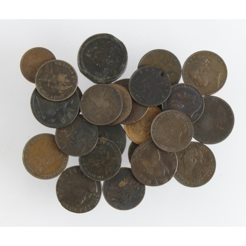 736 - GB Farthings (24 plus a half-farthing holed) 17th-20thC assortment, mixed grade.