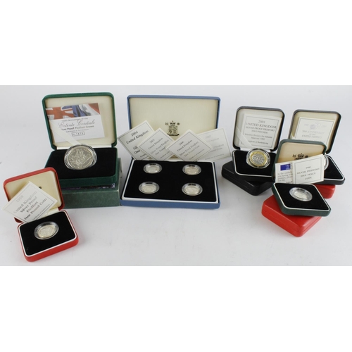 813 - GB Silver Proof Piedforts: 2004-7 £1 4-coin, 2000 £5, 2004 £5, 1994 £2, 1995 £2, 1997 £2, 2001 £2, 1... 