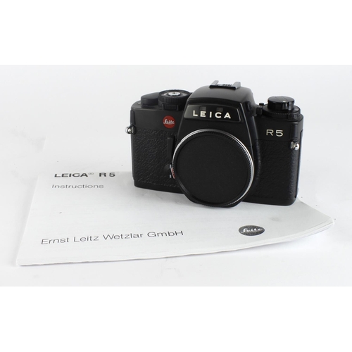 285 - Leica R5 camera body, with instruction booklet