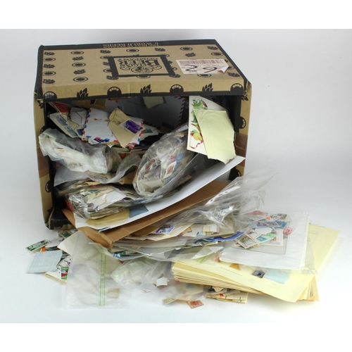 1048 - Large box of mixed world wide stamps, loose and in bags, packets, etc, mint & used (Qty) Buyer colle... 