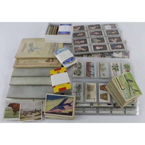 1260 - Small box of various mixed cigarette & trace cards, few early American and Churchman cards noted (Qt... 