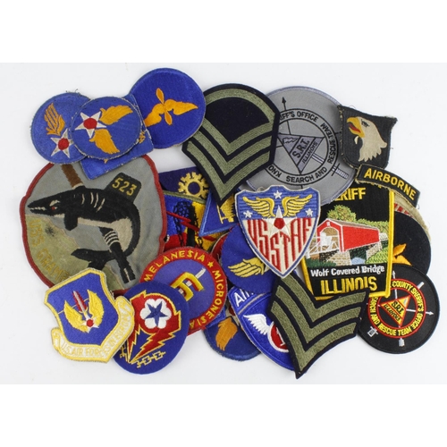 2163 - Collection of Cloth Badges: UNITED STATES WW2 and later cloth arm badges all in excellent condition.... 