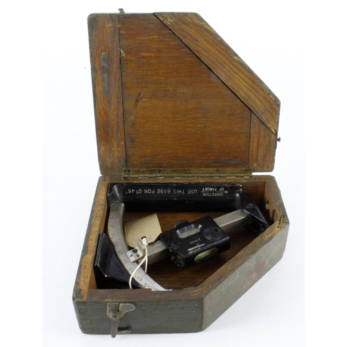 2536 - WW2 1943 dated clinometer field mk vi in its original wooden storage box.