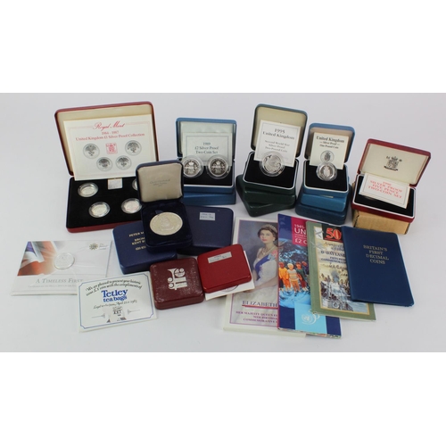 586 - GB Royal Mint cased silver proof items and sets (12): 5p 1990 2-coin set; 10p 1992 2-coin set; 50p 1... 