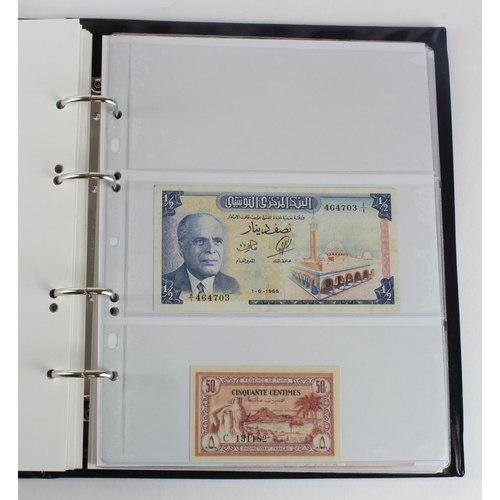 1062 - World, Africa G - U (99) a good group of mostly Uncirculated notes in 2 x Collectors albums, Gambia,... 