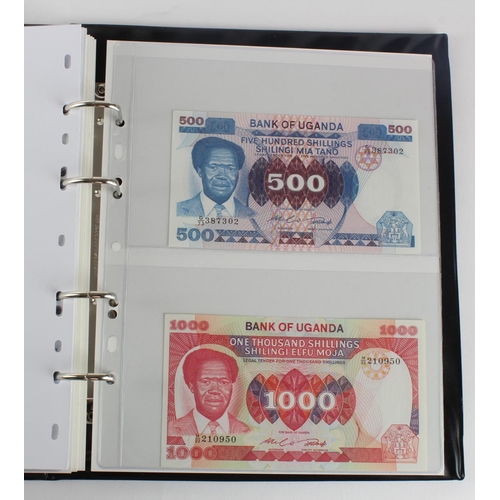 1062 - World, Africa G - U (99) a good group of mostly Uncirculated notes in 2 x Collectors albums, Gambia,... 