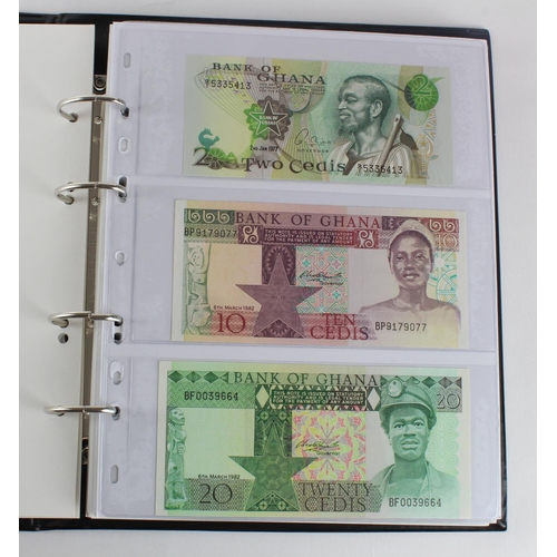 1062 - World, Africa G - U (99) a good group of mostly Uncirculated notes in 2 x Collectors albums, Gambia,... 