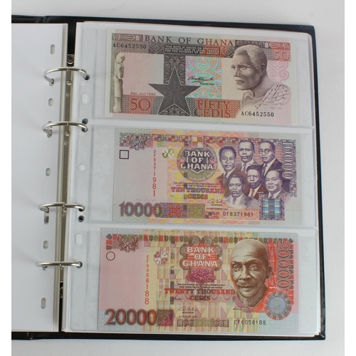 1062 - World, Africa G - U (99) a good group of mostly Uncirculated notes in 2 x Collectors albums, Gambia,... 