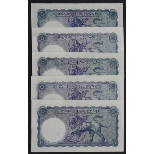 182 - O'Brien 5 Pounds (B277, B280) issued 1957 & 1961 (5), series B helmeted Britannia, Lion & Key notes,... 