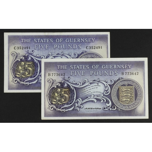 375 - Guernsey 5 Pounds (2) issued 1969, signed C.H. Hodder, serial B773642 and W.C. Bull, serial C352491 ... 