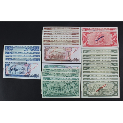 581 - Cuba (30), a good group of SPECIMEN notes, 1 Peso (10), 3 Pesos (2), 5 Pesos (5), 10 Pesos (8) and 2... 