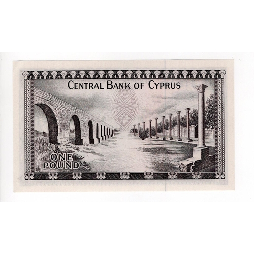 582 - Cyprus 1 pound dated 1st May 1973, serial H/61 156795 (TBB B303g, Pick43b) small corner crease other... 