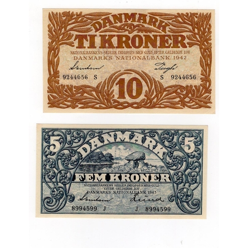 599 - Denmark (2), 10 Kroner dated 1942, serial S 9244656 (TBB B902d, Pick31l), 5 Kroner dated 1943, seria... 