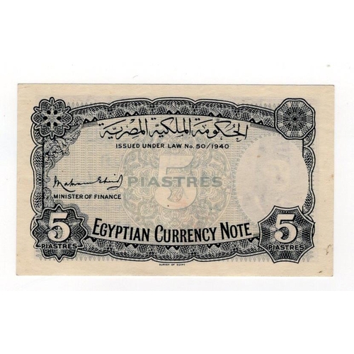 622 - Egypt 5 Piastres issued Law 1940, portrait King Farouk at left, signed Makrem Ebied, serial M/5 0568... 