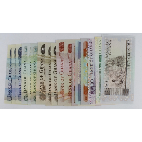 704 - Ghana (23), 1 Cedi (5) 1973 - 1982, 2 Cedis (4) 1972 - 1979, 5 Cedis (4) 1975 - 1982, 10 Cedis (4) 1... 