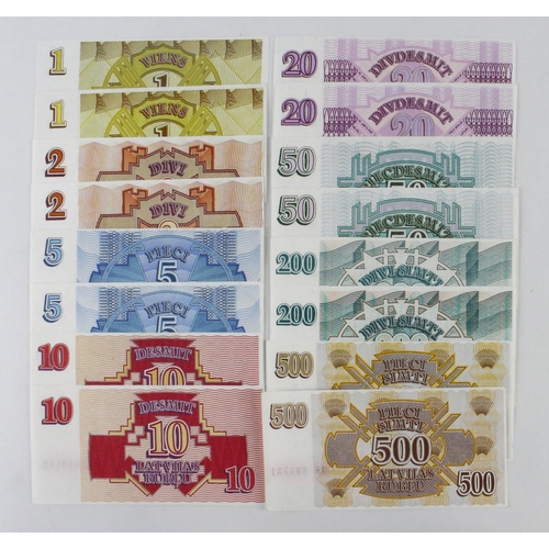 814 - Latvia (16), 2 x sets of 8 notes comprising 500 Rublu, 200 Rublu, 50 Rublu, 20 Rublu, 10 Rublu, 5 Ru... 