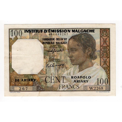 835 - Madagascar 100 Francs = 20 Ariary, Institut D'Emission Malgache issued 1961, serial W.2268 267 (TBB ... 