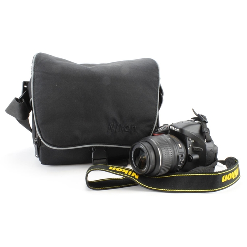 500 - Nikon D5200 camera with 18-55mm AF-S DX Nikkor lens, in a Nikon case with some accessories and manua... 