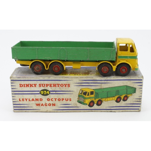 71 - Dinky Supertoys, no. 934 'Leyland Octopus Wagon', green & yellow, contained in original box