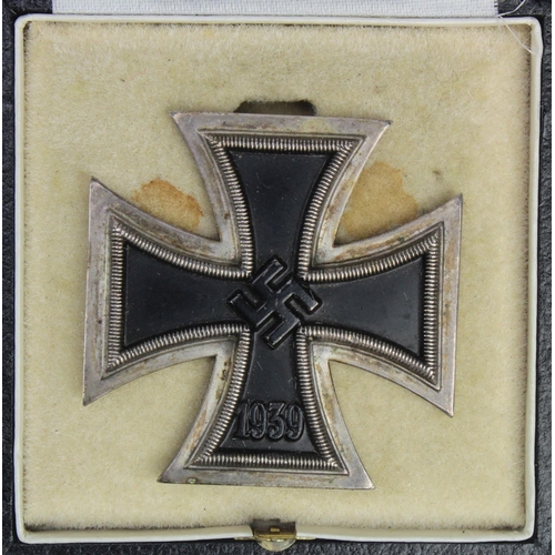 1314 - German Iron Cross 1st class (private purchase, maker marked, one piece) in fitted case.