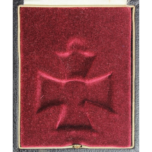 1317 - German Iron Cross 2nd class empty fitted case.