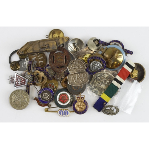 1652 - Badges including On War Service, Bradford Home Guard, sweethearts and lapel badges etc. (Qty)