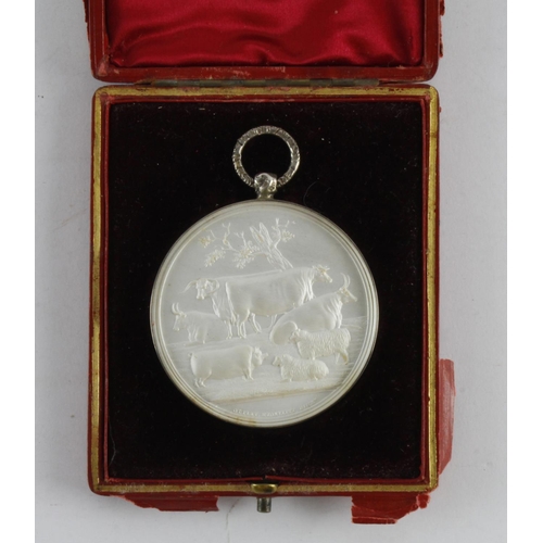 589 - Agricultural Medal silver d.55mm, weight 98.3g, including silver mounted glass & silver case with or... 