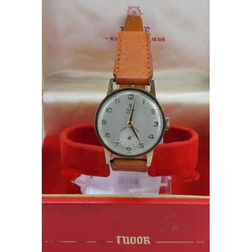 674 - Gents 9ct gold cased Tudor Royal wristwatch circa 1963. The silver dial with gilt arabic numerals an... 