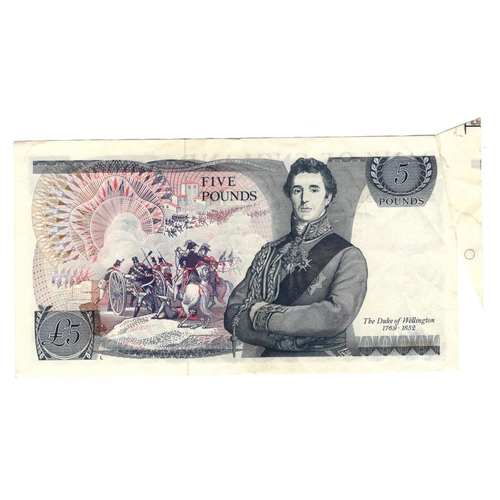 55 - ERROR Page 5 Pounds issued 1973, extra paper FISHTAIL showing odd printing marks, serial 37A 439998 ... 