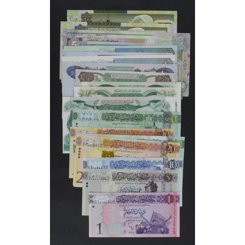 625 - Libya (29), an Uncirculated group with no duplication comprising Series 2: 1 Dinar, 1/2 Dinar & 1/4 ... 