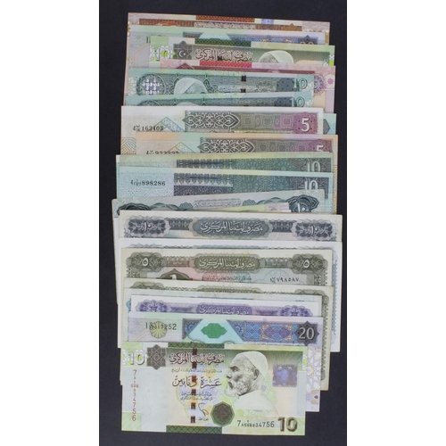 626 - Libya (34), denominations from 1/4 Dinar to 50 Dinars, date range 1971 to 2011, mixed grades includi... 