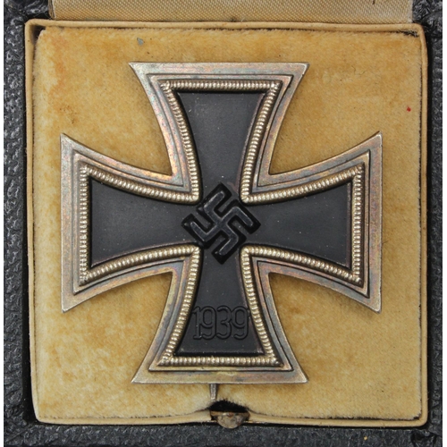 119 - German 1st class pin back Iron Cross, maker stamped pin, solid one piece, in fitted case.