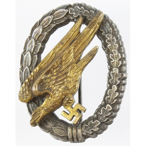 245 - German Luftwaffe Paratroopers war badge unmarked.