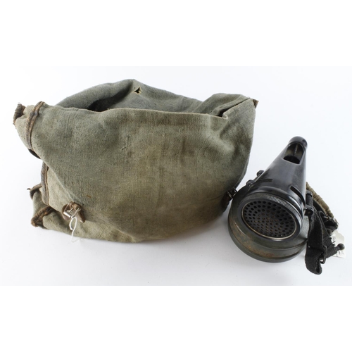 389 - RARE WW2 German Pferdegasmaske 41 (Horse Gas Mask 1941). Complete with filters gas hood and original... 