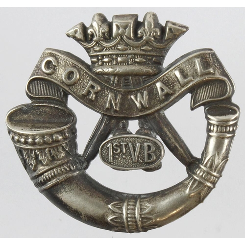 707 - WW1 British Officers silver 1st Bn Cornwall Light Infantry Cap Badge circa 1914.