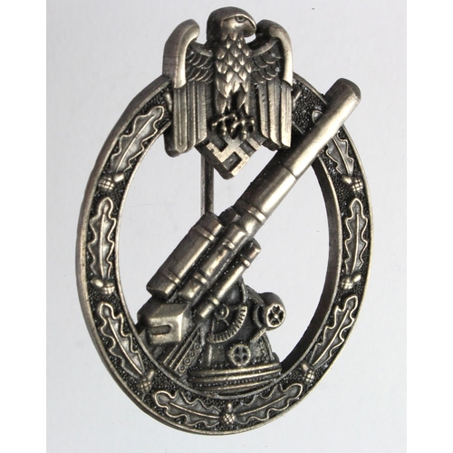 811 - WW2 German Nazi flak badge maker marked WH Wien.