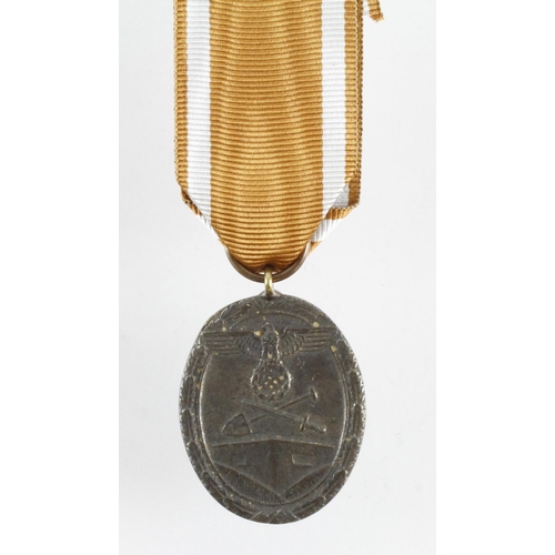 847 - WW2 German West Wall Medal Awarded to those who had built or served on the Siegfried Line.