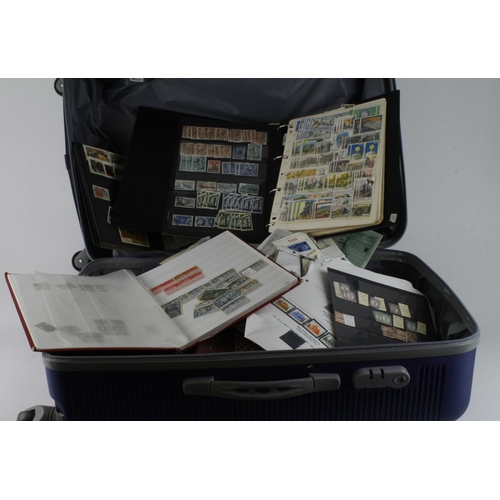 109 - European range in large, heavy suitcase (Qty)   Buyer must collect