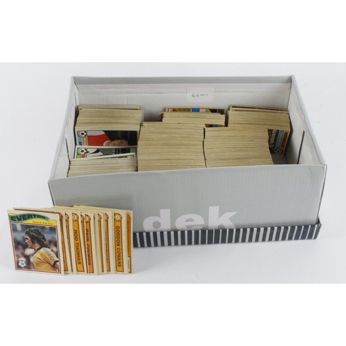 419 - Box containing large quantity of Topps issued cards, all football, not checked for sets, mixed condi... 