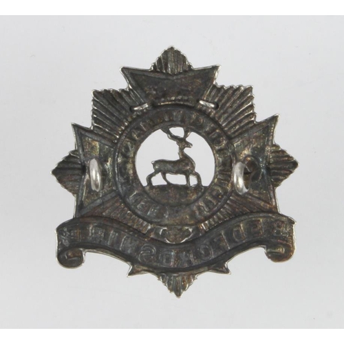 1560 - Circa 1896 – 1908 3rd Volunteer Battalion of the Bedfordshire Officers Silver Cap Badge.