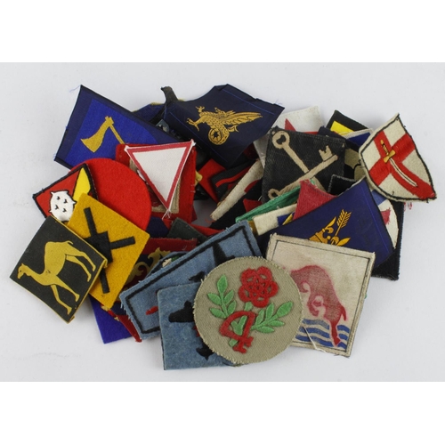 1572 - Cloth badges: British Army WW2 & Later Formation Sign Badges all in excellent condition. (approx 50 ... 