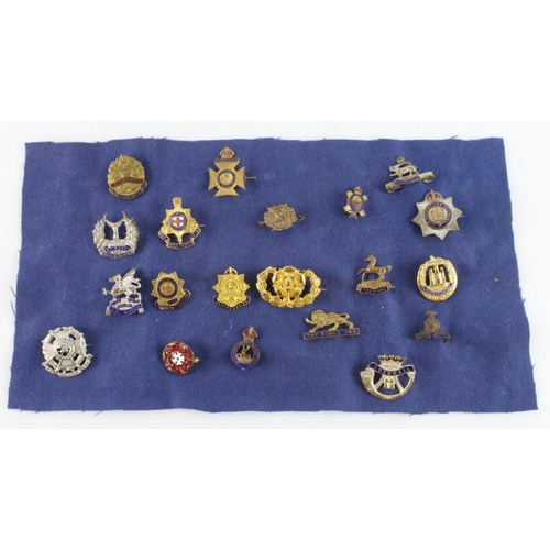 1814 - Sweetheart badges: From WW1 & WW2 Era British Army Regiments including: MIDDLESEX, K.R.R.C., BORDER ... 