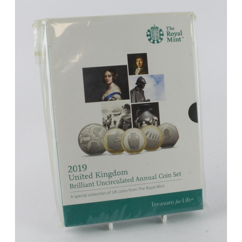 214 - Royal Mint: 2019 United Kingdom Annual Coin Set BU