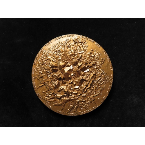 892 - American / French Art Medal, bronze d.80mm: The Gold Rush by sculptor Thérèse Dufresne (1937-2010) s... 