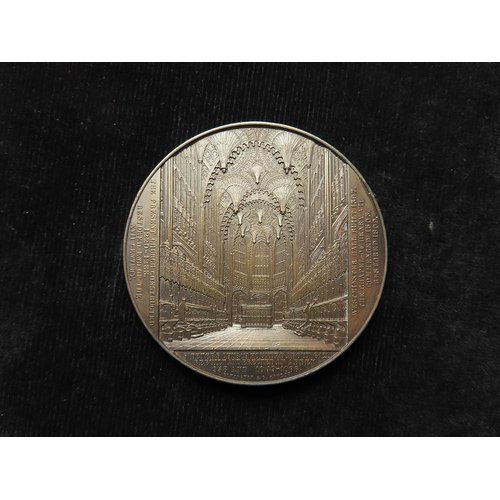 905 - British Commemorative Medal, bronze d.59mm: Westminster Abbey architectural medal by J. Weiner of Br... 