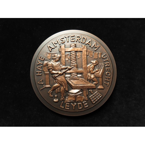 911 - Dutch / French Commemorative Medal, bronze d.80mm: Dynasty of the Elzevir Printers 1580-1712 (medal)... 