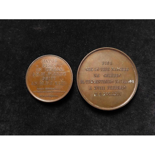 945 - Italian / French Commemorative Medals (2) bronze d.41mm and d.55mm, featuring Galileo Galilei, one b... 