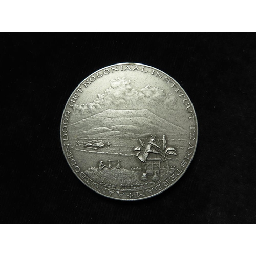 950 - Netherlands, WWII German occupation, Dutch East Indies (Java, Indonesia) related Commemorative Medal... 