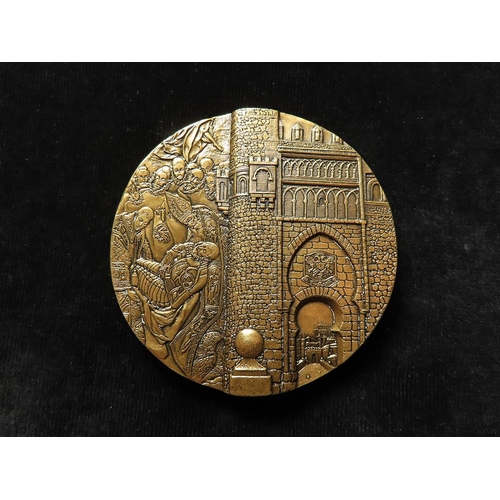 965 - Spanish / French Art Medal, bronze d.80mm: Toledo by sculptor Thérèse Dufresne (1937-2010) struck by... 